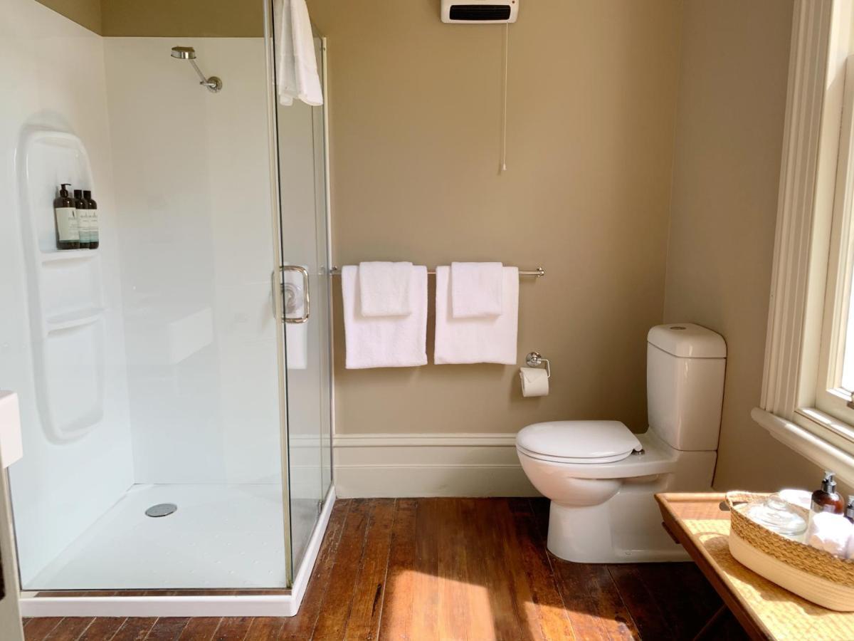 The Vicarage Boutique Bed And Breakfast Oamaru Esterno foto